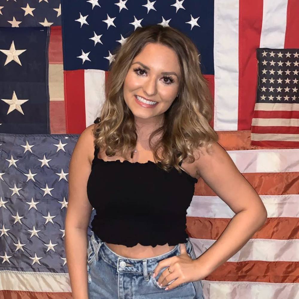 Meet your Posher, Hallie